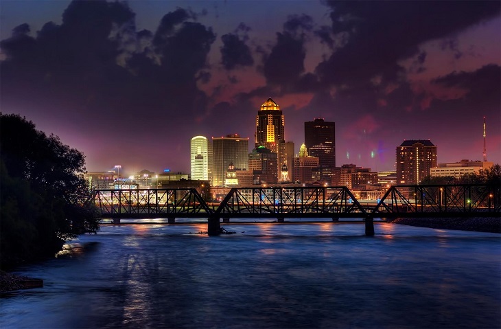 night time view of des moines iowa